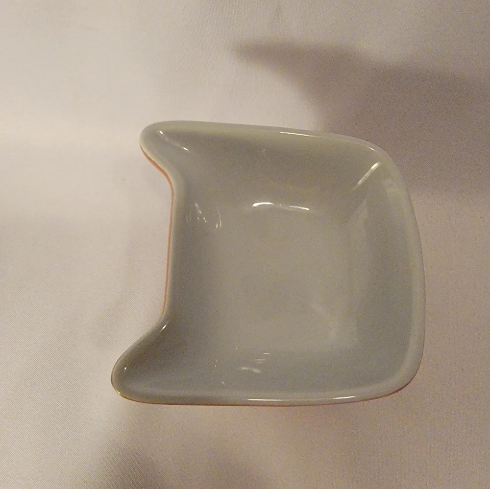 Elevated Pink Cat Dish by Whisker city